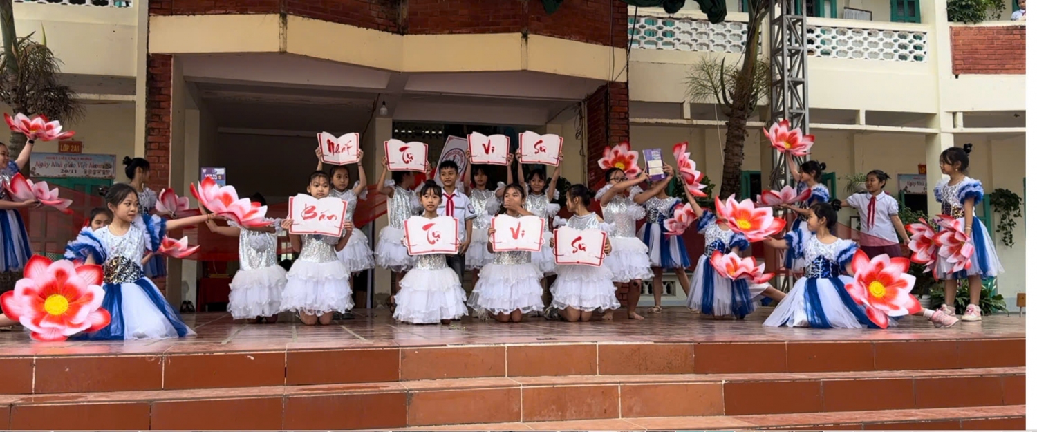 Trường Tiểu học Him lam tổ chức chuỗi hoạt động chào mừng  kỷ niệm 42 năm ngày Nhà giáo Việt Nam 20/11.